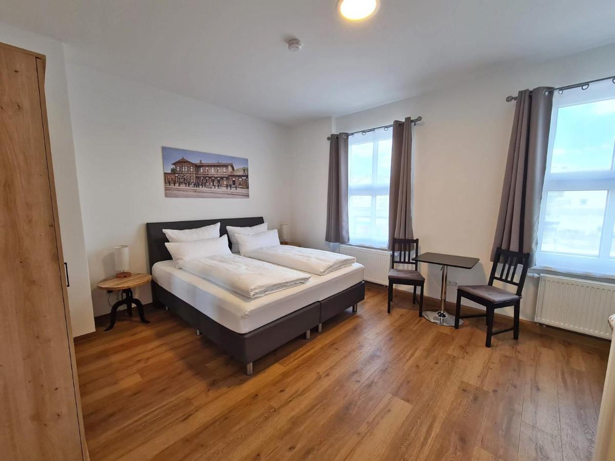 Hotel Gleis 3Viertel Iéna Extérieur photo