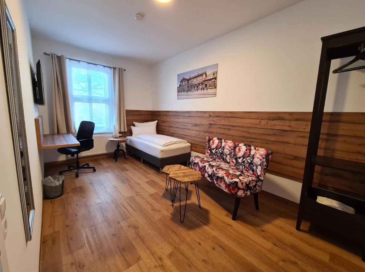 Hotel Gleis 3Viertel Iéna Extérieur photo