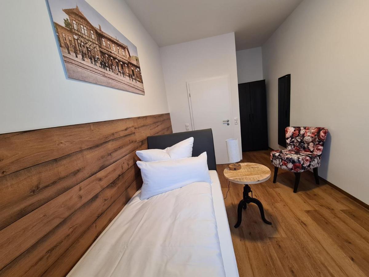 Hotel Gleis 3Viertel Iéna Extérieur photo