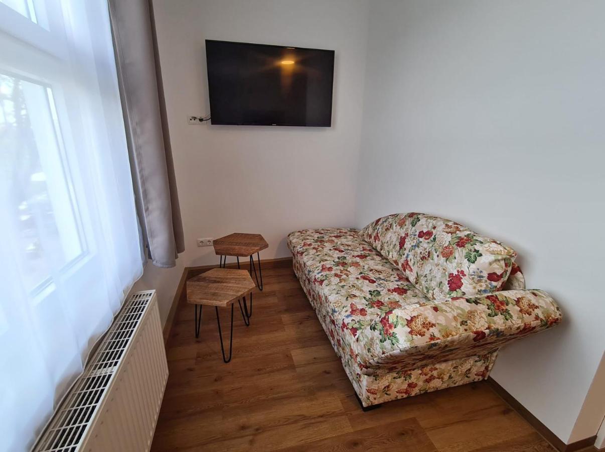 Hotel Gleis 3Viertel Iéna Extérieur photo